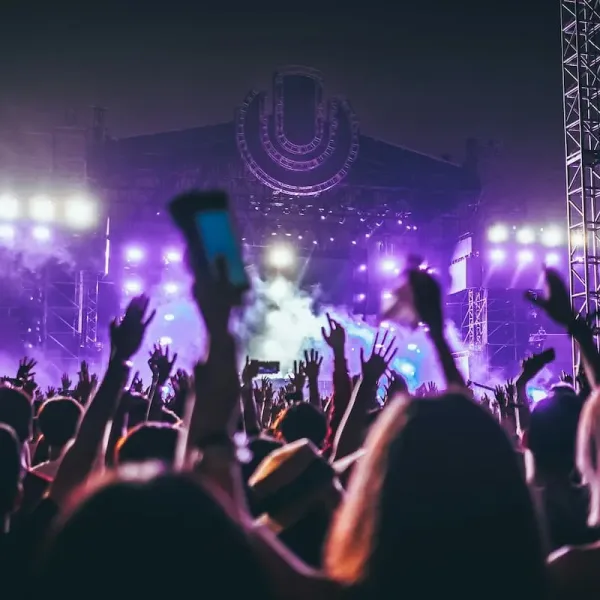 Μαρία Βασιλείου/ Sabaton: Headliners του TikTok και η αποστράγγιση της ιστορίας