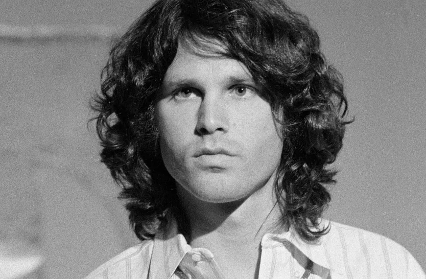 Μαρία Βασιλείου/ Πέρα από το μύθο: Ο Jim Morrison του 21ου αιώνα