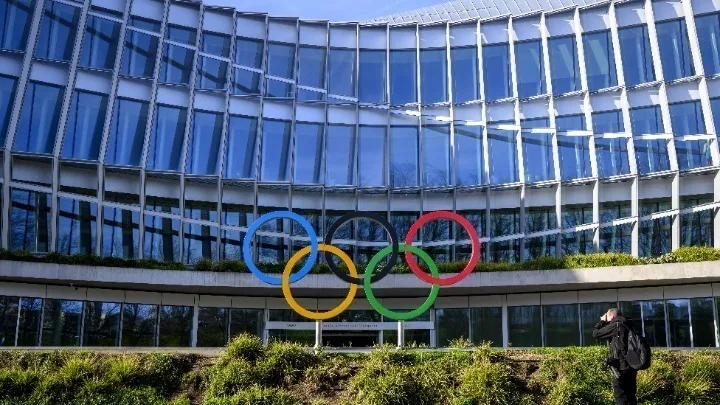 Η Ρωσία επιστρέφει στους Ολυμπιακούς Αγώνες: Η ΔΟΕ αίρει προσωρινά τον αποκλεισμό και εξετάζει την επιστροφή της σημαίας