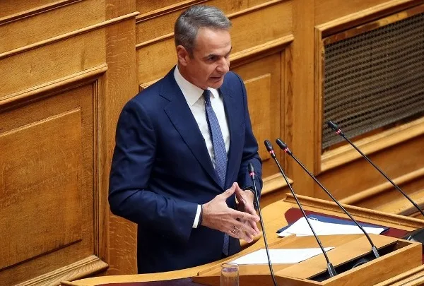 Μητσοτάκης και Ανδρουλάκης στη Βουλή: Τρομοκρατία, ακρίβεια και η πολιτική αντιπαράθεση για την οικονομία