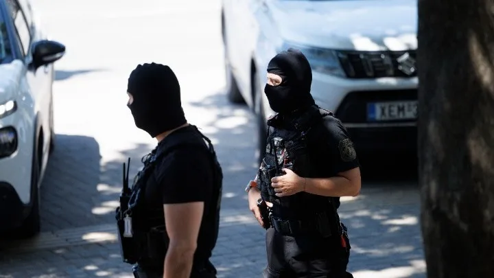 Ποινικές διώξεις για πέντε κακουργήματα στους τρεις συλληφθέντες για τη φονική εμπρηστική επίθεση στη Θεσσαλονίκη