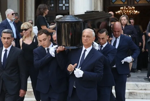 Μάρω Κοντού: Με ένα θερμό χειροκρότημα αποχαιρέτησε η&hellip;