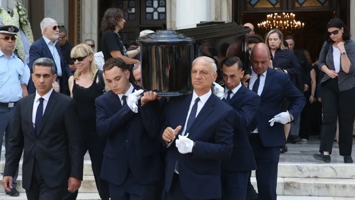 Μάρω Κοντού: Με ένα θερμό χειροκρότημα αποχαιρέτησε η Ελλάδα τη μεγάλη κυρία του ελληνικού κινηματογράφου