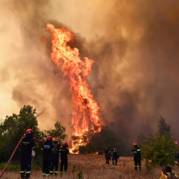 Φωτιά στην Αττικοβοιωτία: Ανεξέλεγκτο το μέτωπο προς Βίλια και Μέγαρα – Μάχη&hellip;