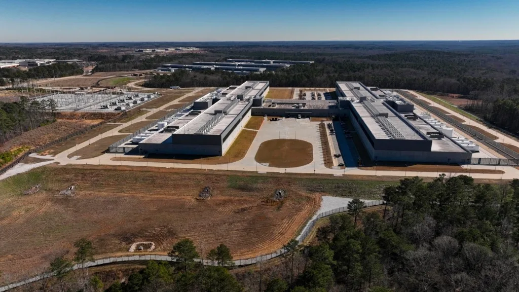 Data centers στις ΗΠΑ: Γιατί η έκρηξη της AI προκαλεί αντιδράσεις και απειλεί&hellip;