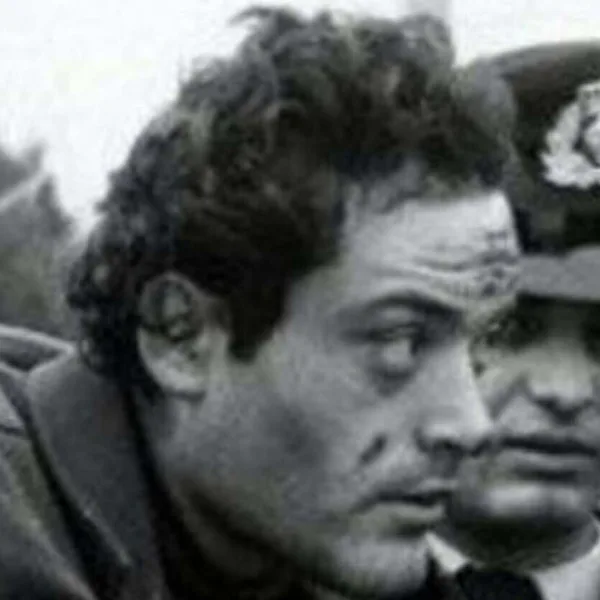 Βασίλης Λυμπέρης: Η τελευταία εκτέλεση στην Ελλάδα – Το οικογενειακό έγκλημα στο&hellip;