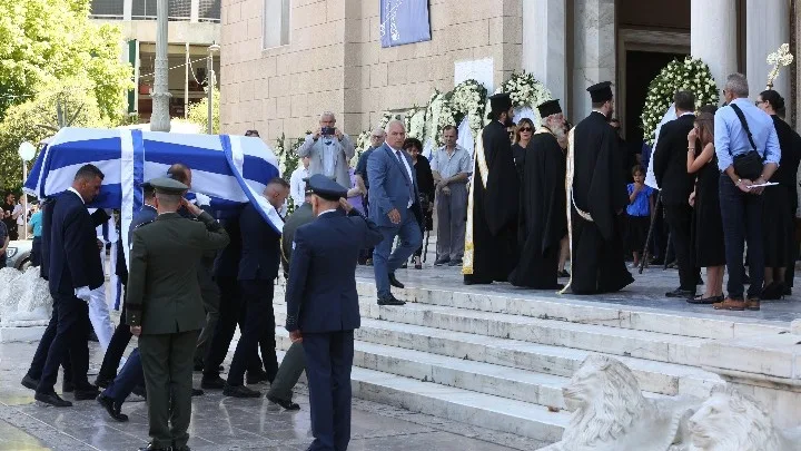 Το τελευταίο αντίο στον Γιάννη Βαρβιτσιώτη