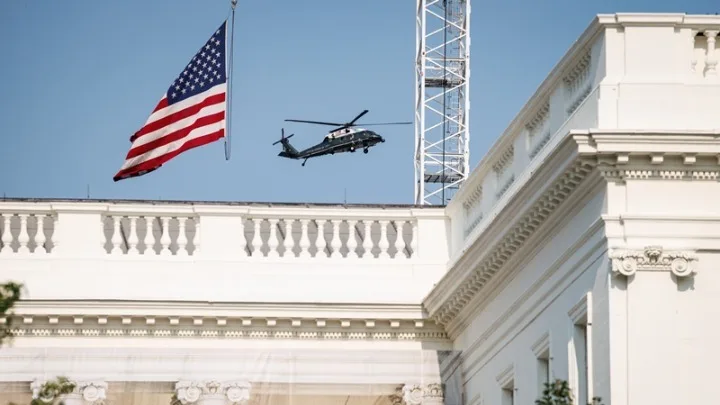 Έρευνα για το Marine One του Τραμπ μετά από επικίνδυνη προσέγγιση με&hellip;