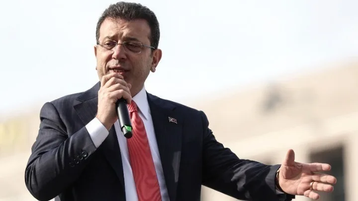 Εκρέμ Ιμάμογλου: Αποχωρεί από το CHP και εντάσσεται στο νέο κόμμα του Οζέλ