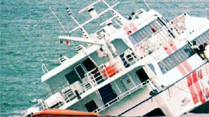 Ναυάγιο στην Κερύνεια: Τουλάχιστον 8 νεκροί από την ανατροπή πλοίου με 267 επιβαίνοντες