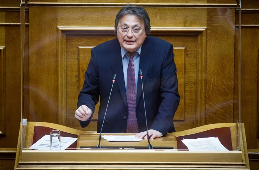 Αλέξανδρος Αυλωνίτης: Εντάχθηκε στην ΚΟ του ΠΑΣΟΚ μετά τη συνάντηση με Ανδρουλάκη