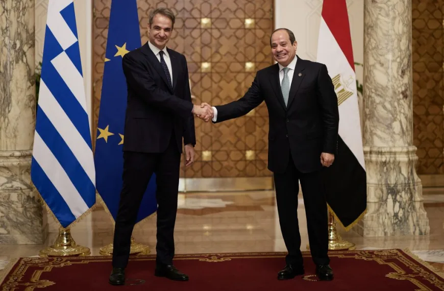 Μητσοτάκης στην Αίγυπτο: Η ηλεκτρική διασύνδεση Ελλάδας–Αιγύπτου και η τριμερής με Σίσι&hellip;