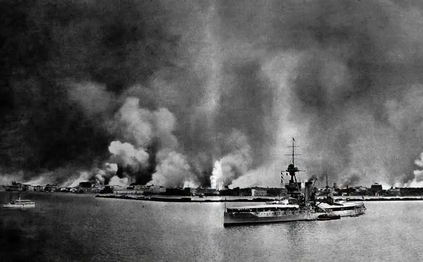Η Σμύρνη καίγεται το 1922 – Η συγκλονιστική μαρτυρία του Μέλβιλ Τσάτερ