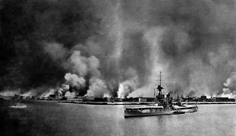 Η Σμύρνη καίγεται το 1922 – Η συγκλονιστική μαρτυρία του Μέλβιλ Τσάτερ