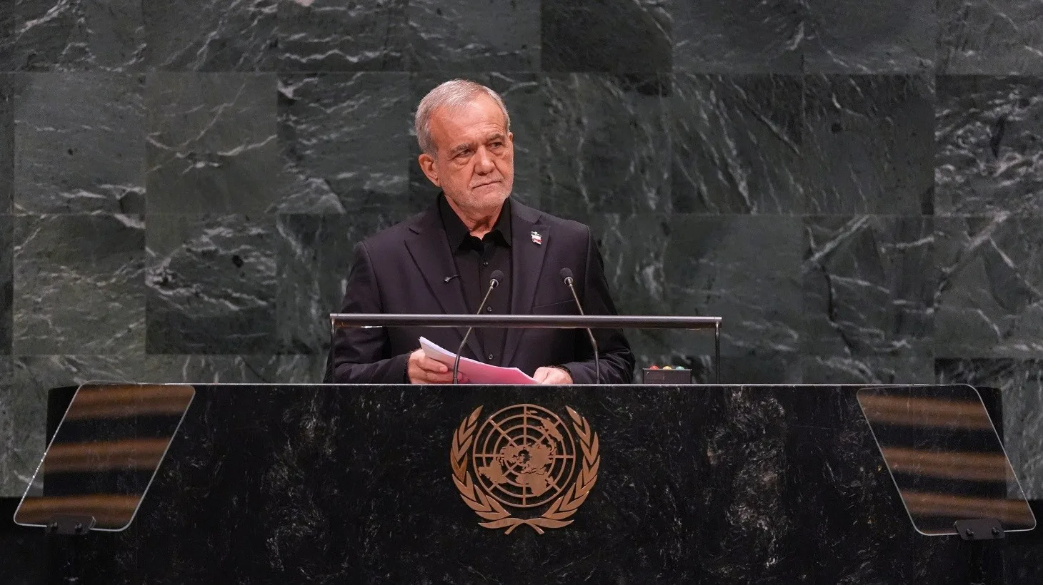 Πεζεσκιάν στον ΟΗΕ: «Το Ιράν δεν θα γονατίσει – όχι πυρηνικά όπλα, αλλά ειρηνική πυρηνική ενέργεια»