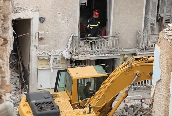 Έκρηξη στην Πλάκα: Νεκροί και οι 6 αγνοούμενοι – Τα ερωτήματα για το φυσικό αέριο