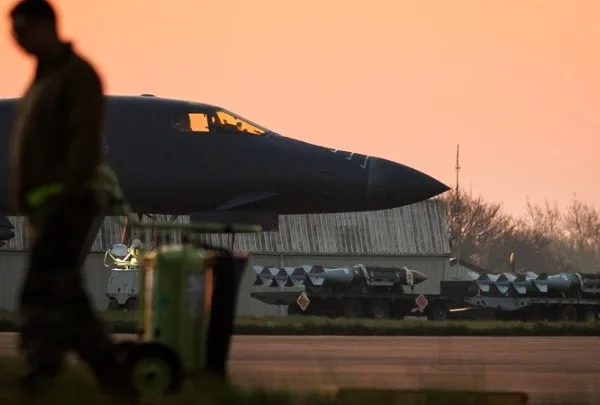RAF Φέρφορντ: Πέντε συλλήψεις για εκρηκτικά και τρομοκρατία – Συναγερμός στη βάση των ΗΠΑ
