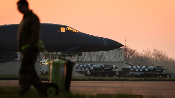 RAF Φέρφορντ: Πέντε συλλήψεις για εκρηκτικά και τρομοκρατία – Συναγερμός στη βάση των ΗΠΑ