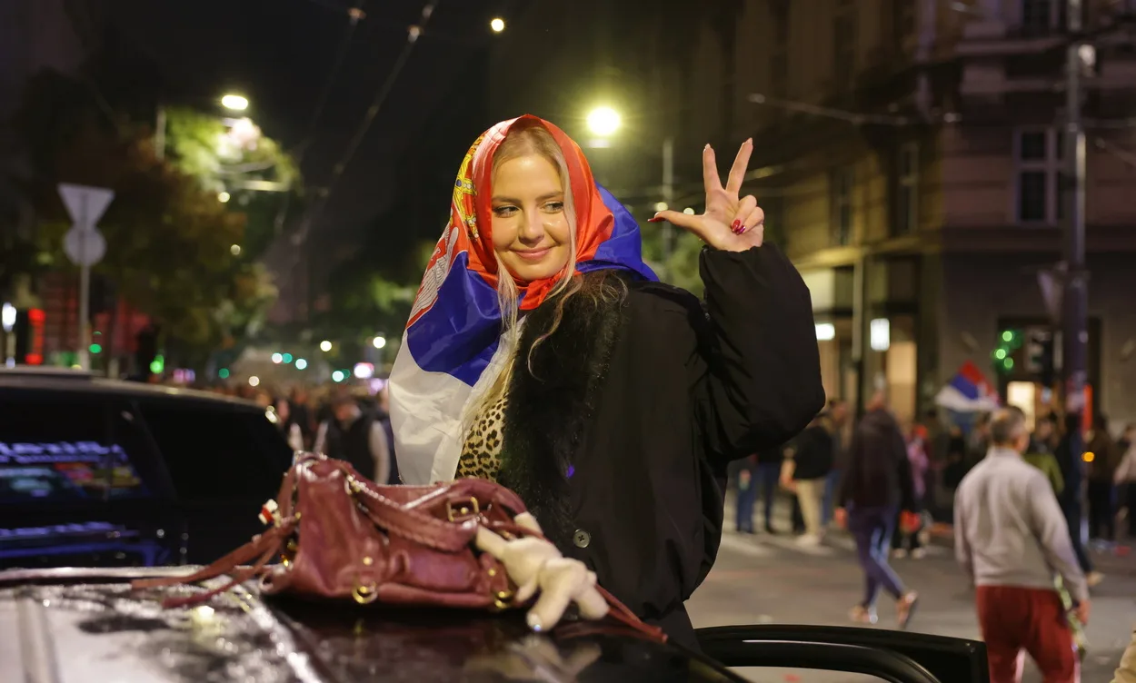Σερβία: Ιστορική νίκη των φοιτητών στις εκλογές – Τέλος στην κυριαρχία Βούτσιτς