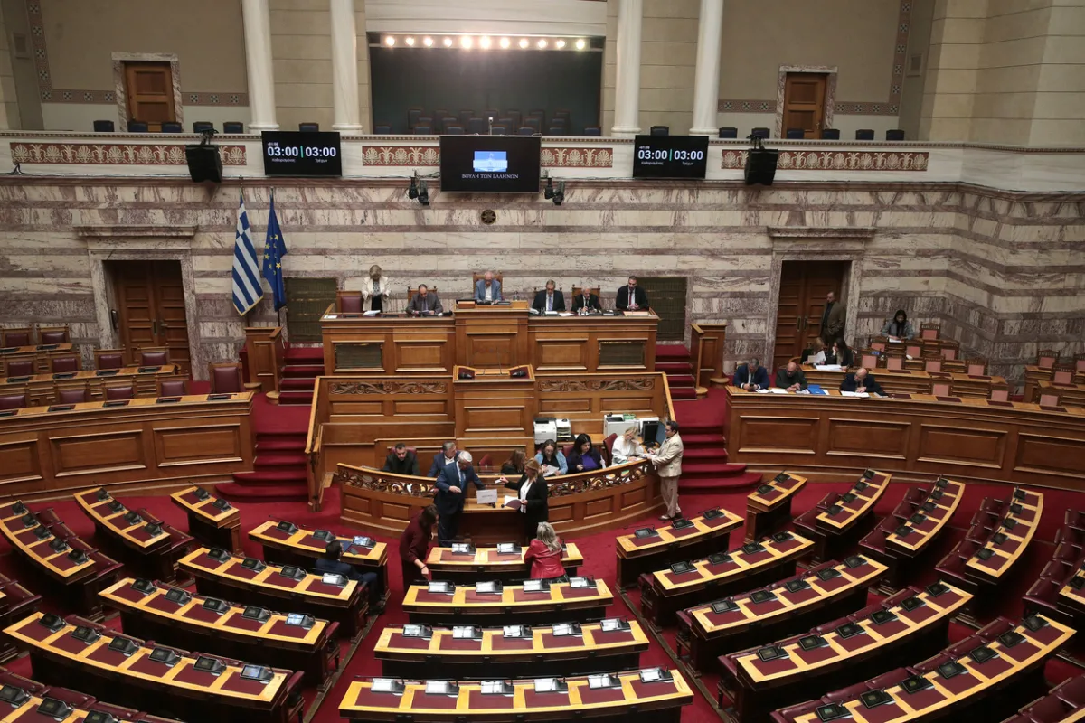 Η μεγάλη υποχώρηση για το άρθρο 23: Γιατί η κυβέρνηση αναγκάστηκε να αποσύρει…