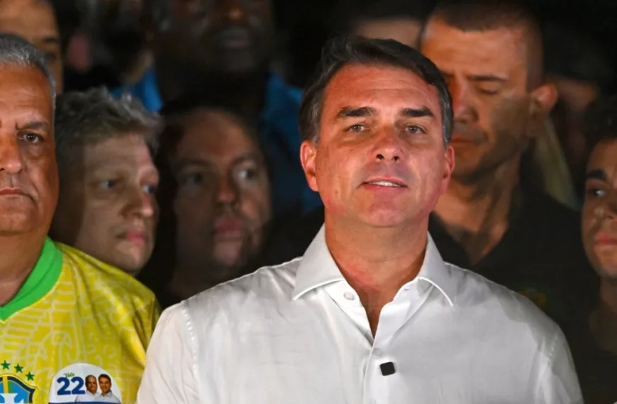 Φλάβιο Μπολσονάρο: Το θρίλερ με τα διαβατήρια και το ταξίδι στις ΗΠΑ