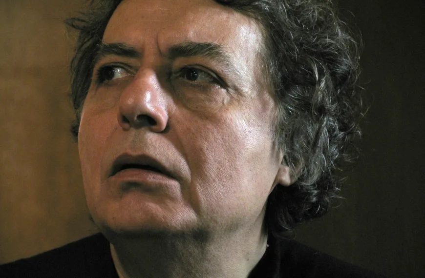 Διονύσης Χαριτόπουλος: Η ζωή, τα βιβλία και η παρακαταθήκη του σπουδαίου συγγραφέα