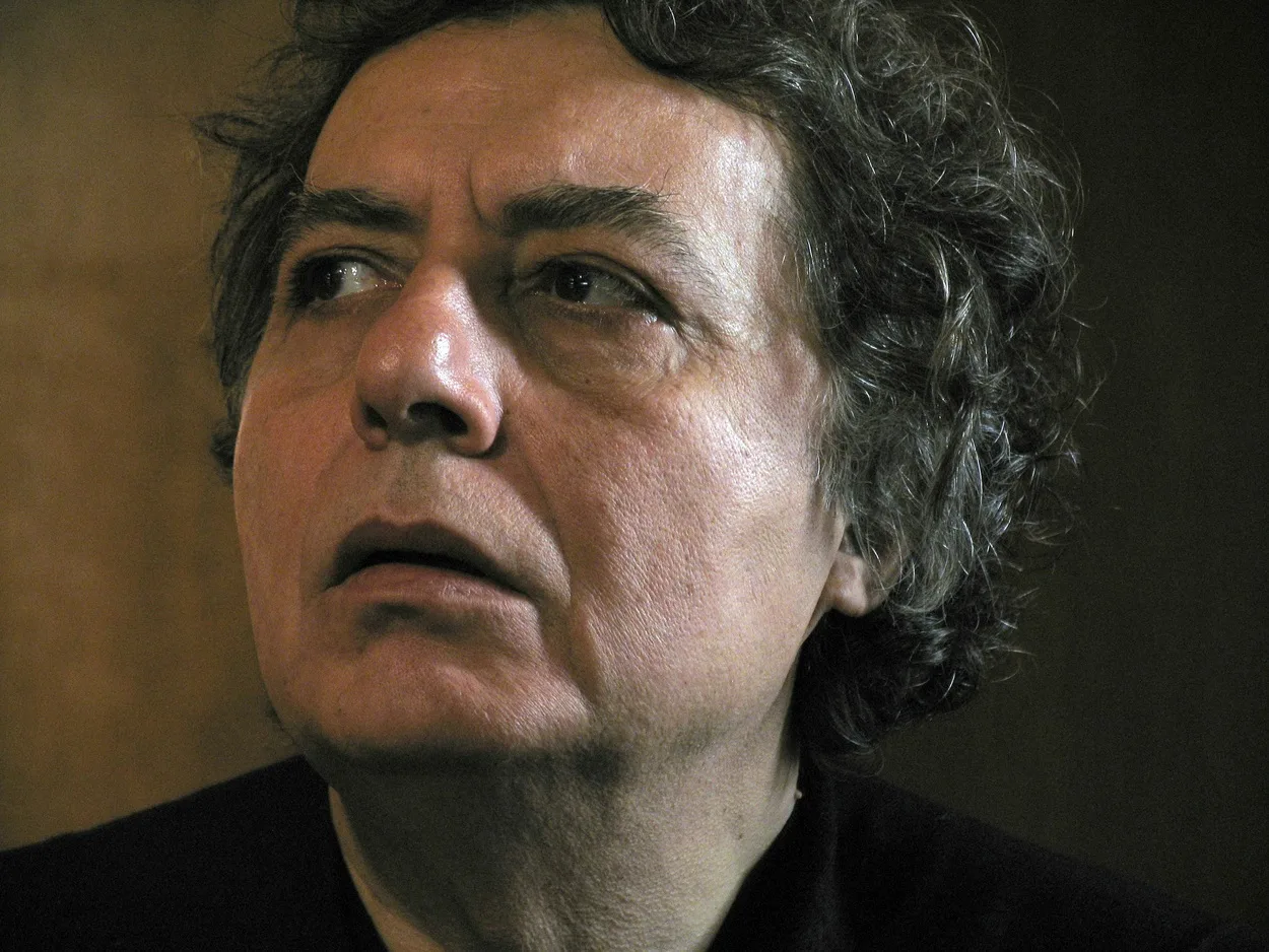 Διονύσης Χαριτόπουλος: Η ζωή, τα βιβλία και η παρακαταθήκη του σπουδαίου συγγραφέα