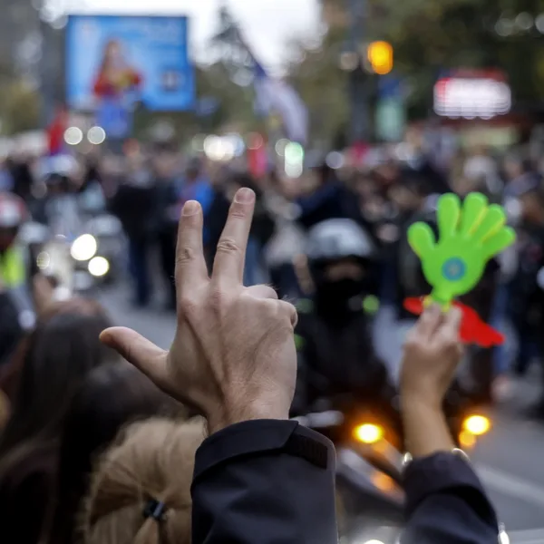 Εκλογές στη Σερβία: Η φοιτητική εξέγερση απειλεί την 14χρονη κυριαρχία του Βούτσιτς