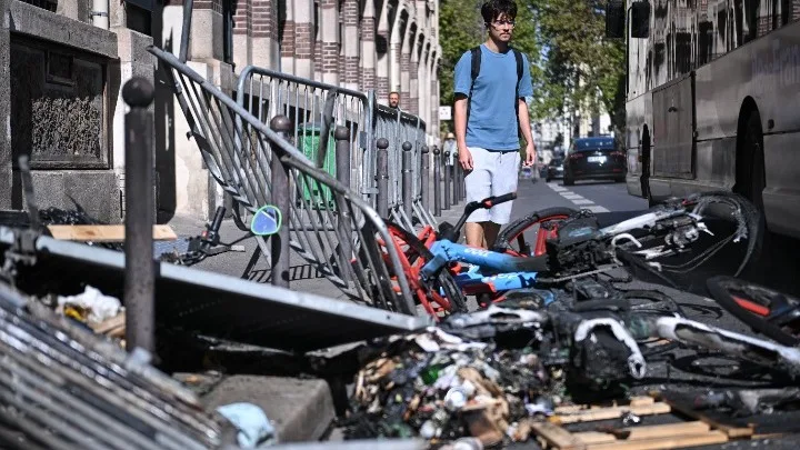 Γαλλία: Πάνω από 5.000 συλλήψεις στις μαθητικές κινητοποιήσεις – Κλιμακώνεται η ένταση